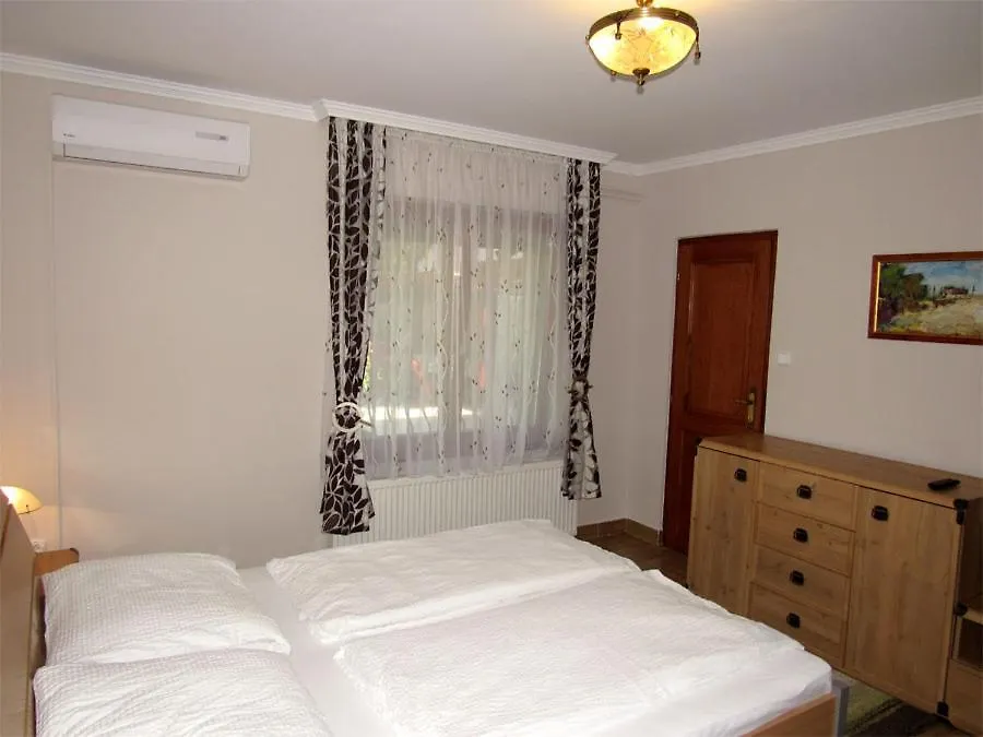 Willa Szegfu Apartman Hajdúszoboszló Dom wakacyjny