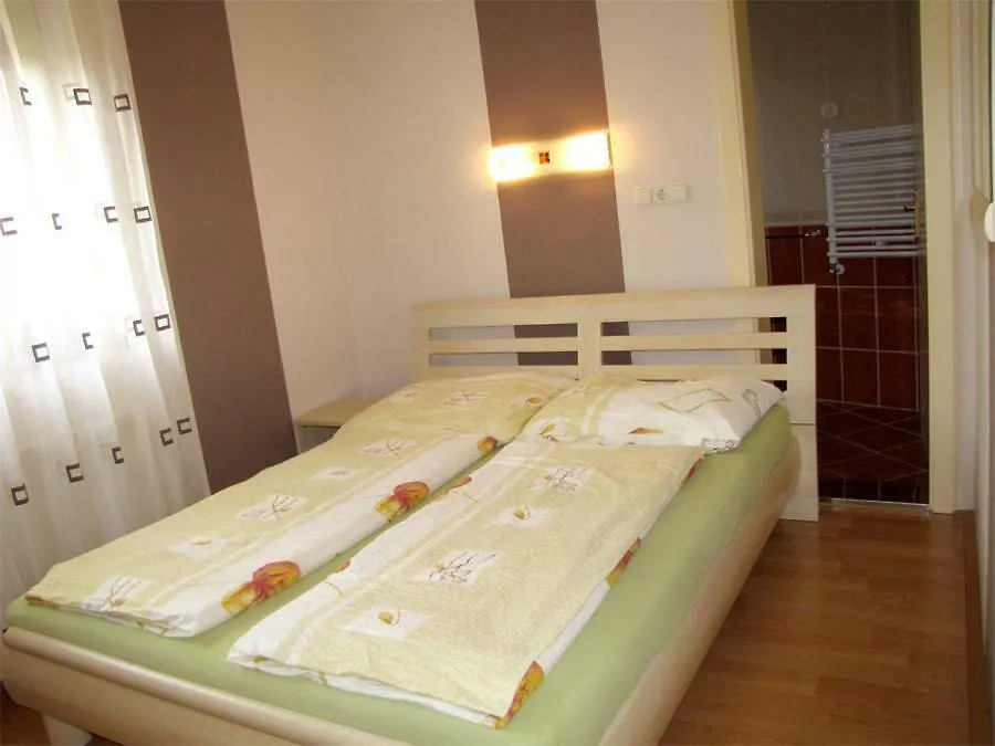 Willa Szegfu Apartman Hajdúszoboszló Dom wakacyjny