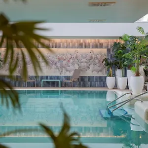 Atlantis Wellness & Conference Хайдусобосло